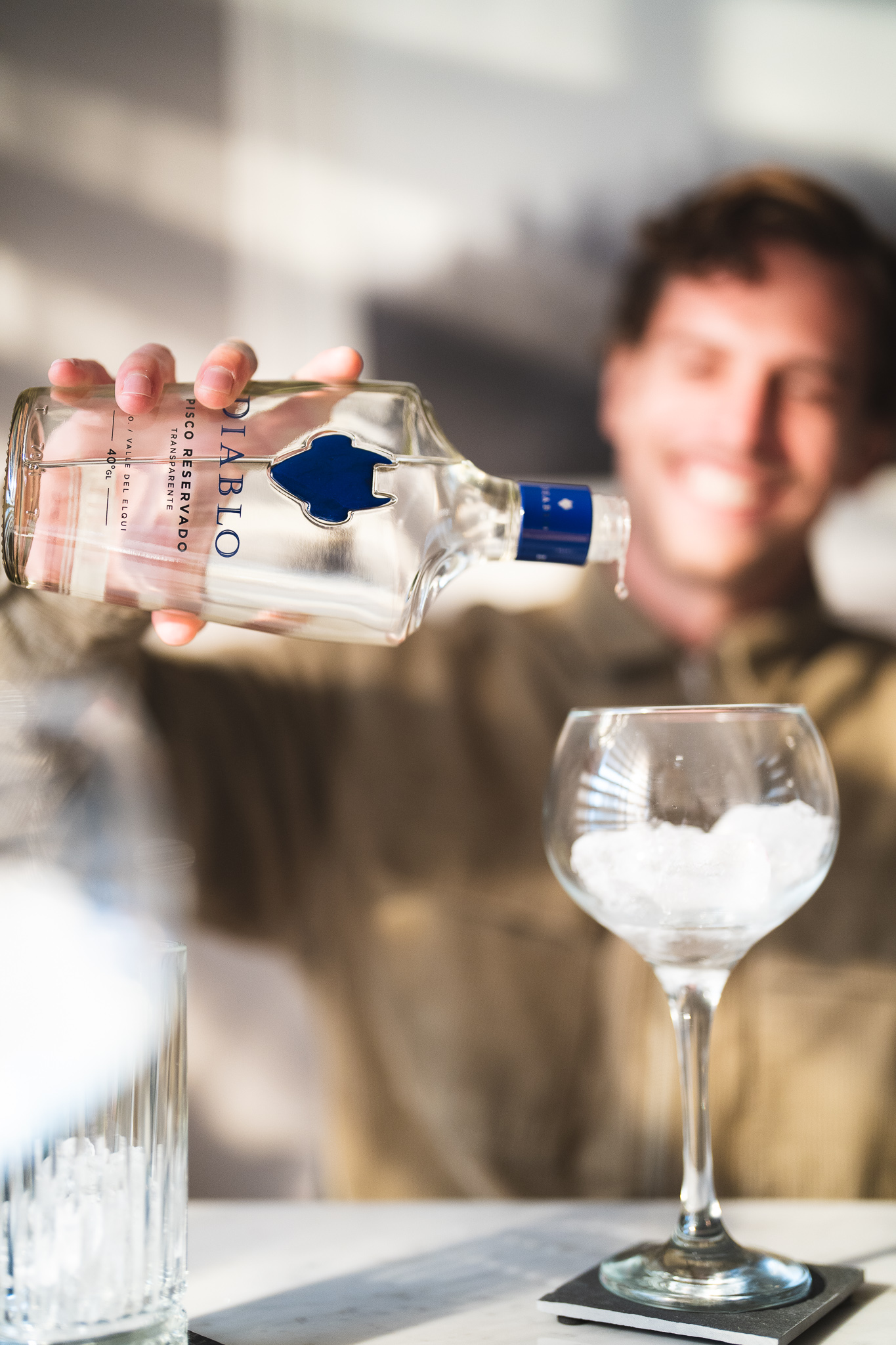 Pisco Diablo Lanza Su Nueva Versi n Transparente Reservado ANDA